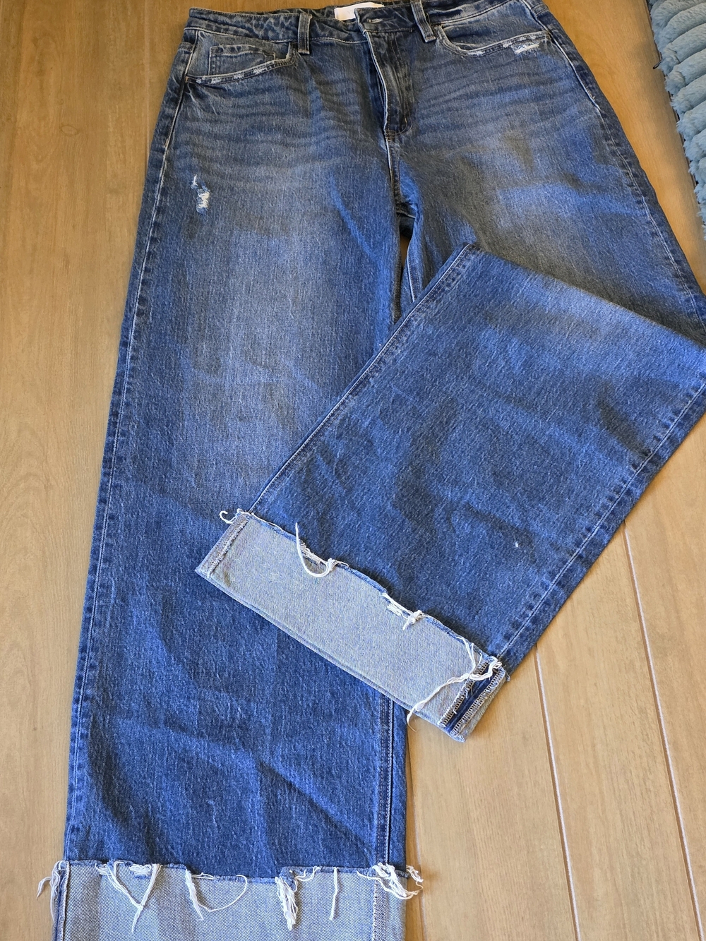 Women's Wide Leg Frayed Hem Jeans - Dark Blue
